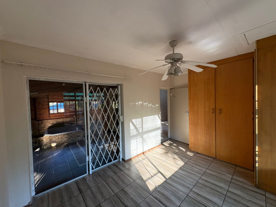 3 Bedroom Property for Sale in Safari Gardens North West